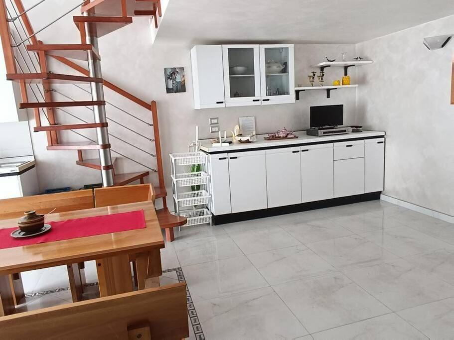 Casa Vacanza Raggio Di Sole Giovinazzo Eksteriør billede