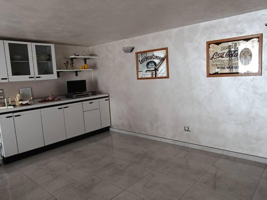 Casa Vacanza Raggio Di Sole Giovinazzo Eksteriør billede