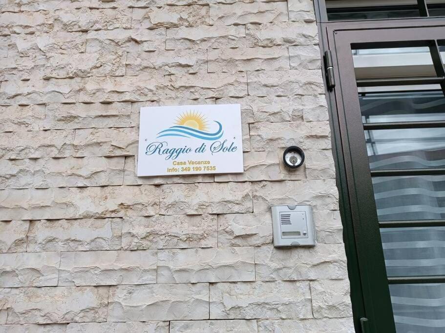 Casa Vacanza Raggio Di Sole Giovinazzo Eksteriør billede