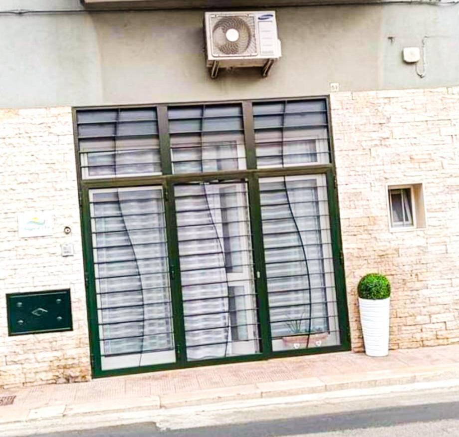 Casa Vacanza Raggio Di Sole Giovinazzo Eksteriør billede